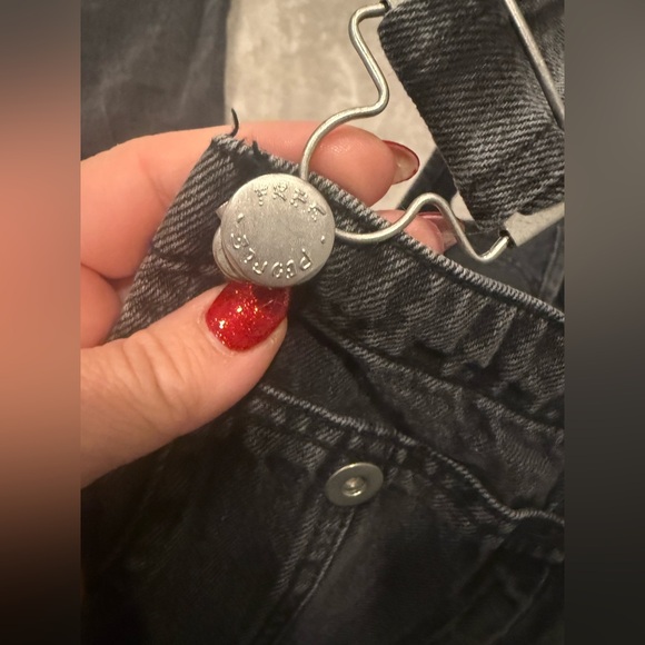 “We The Free” Womens Overalls Black Denim 100% Cotton Chore Work Bib Sz 28 - Picture 3 of 9